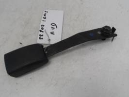 Attache ceinture avant droit