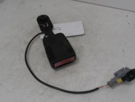 Attache ceinture avant gauche