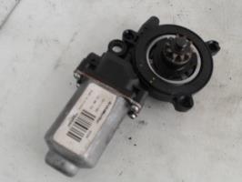 Moteur leve vitre avant droit