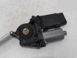 Moteur leve vitre avant droit