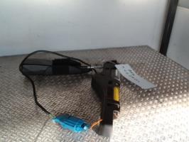 Attache ceinture avant droit