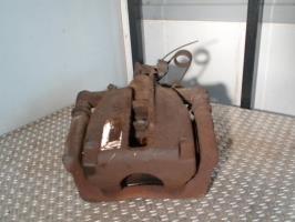 Estribo trasero izquierdo (freno)