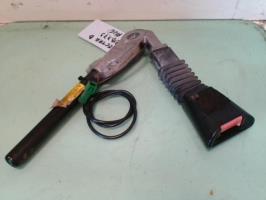Enganche de cinturón delantero izquierdo
