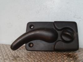 Poignee interieur porte laterale droite