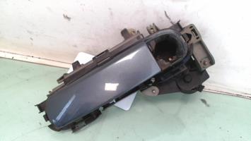 Poignee porte avant gauche