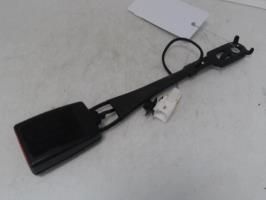 Attache ceinture avant droit