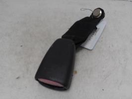 Attache ceinture arriere droit