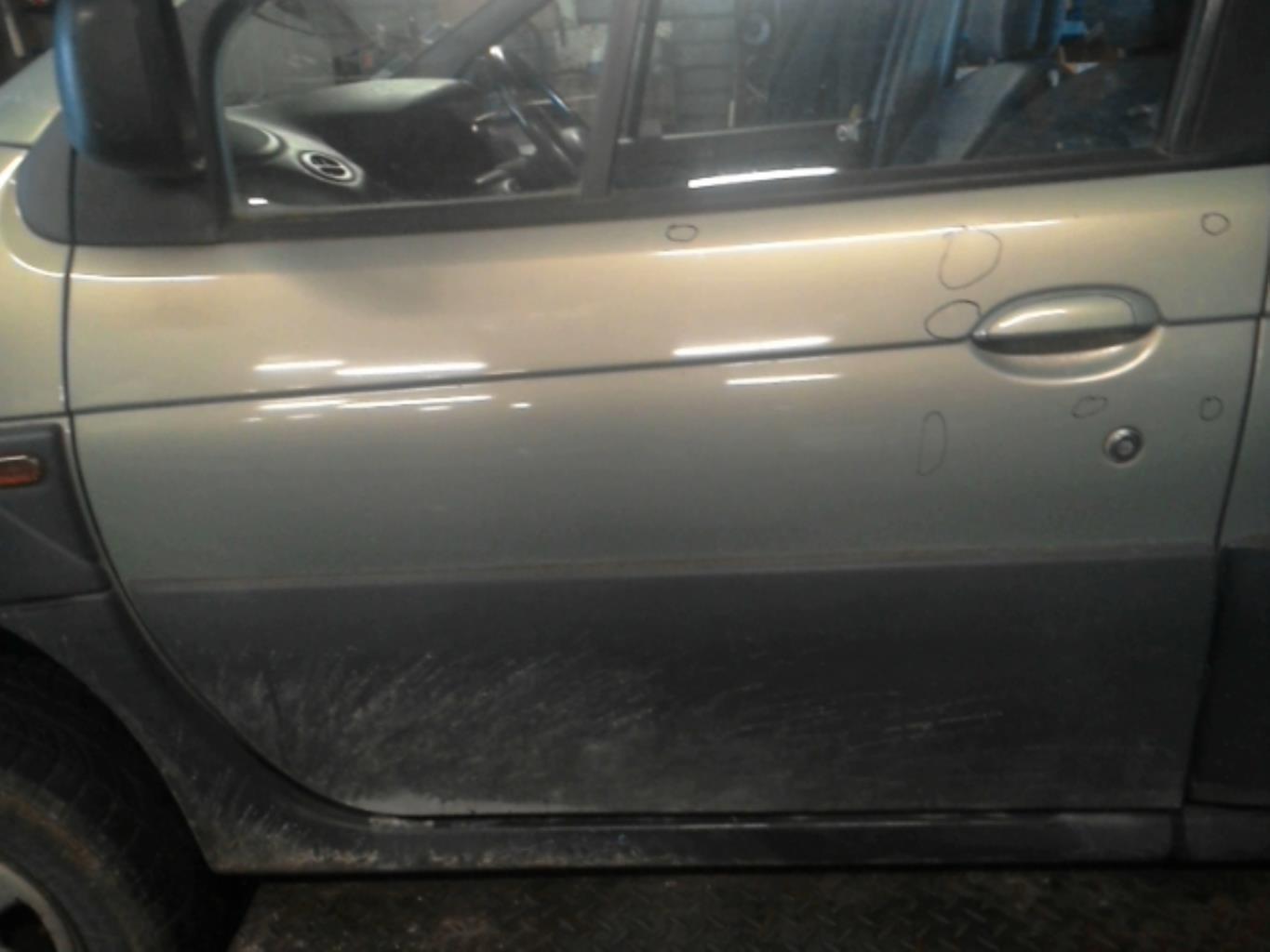 Porte avant gauche
