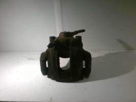 Estribo trasero izquierdo (freno)