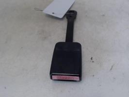 Attache ceinture avant droit