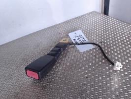 Attache ceinture avant gauche