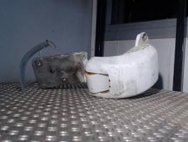 Charniere de porte de coffre gauche