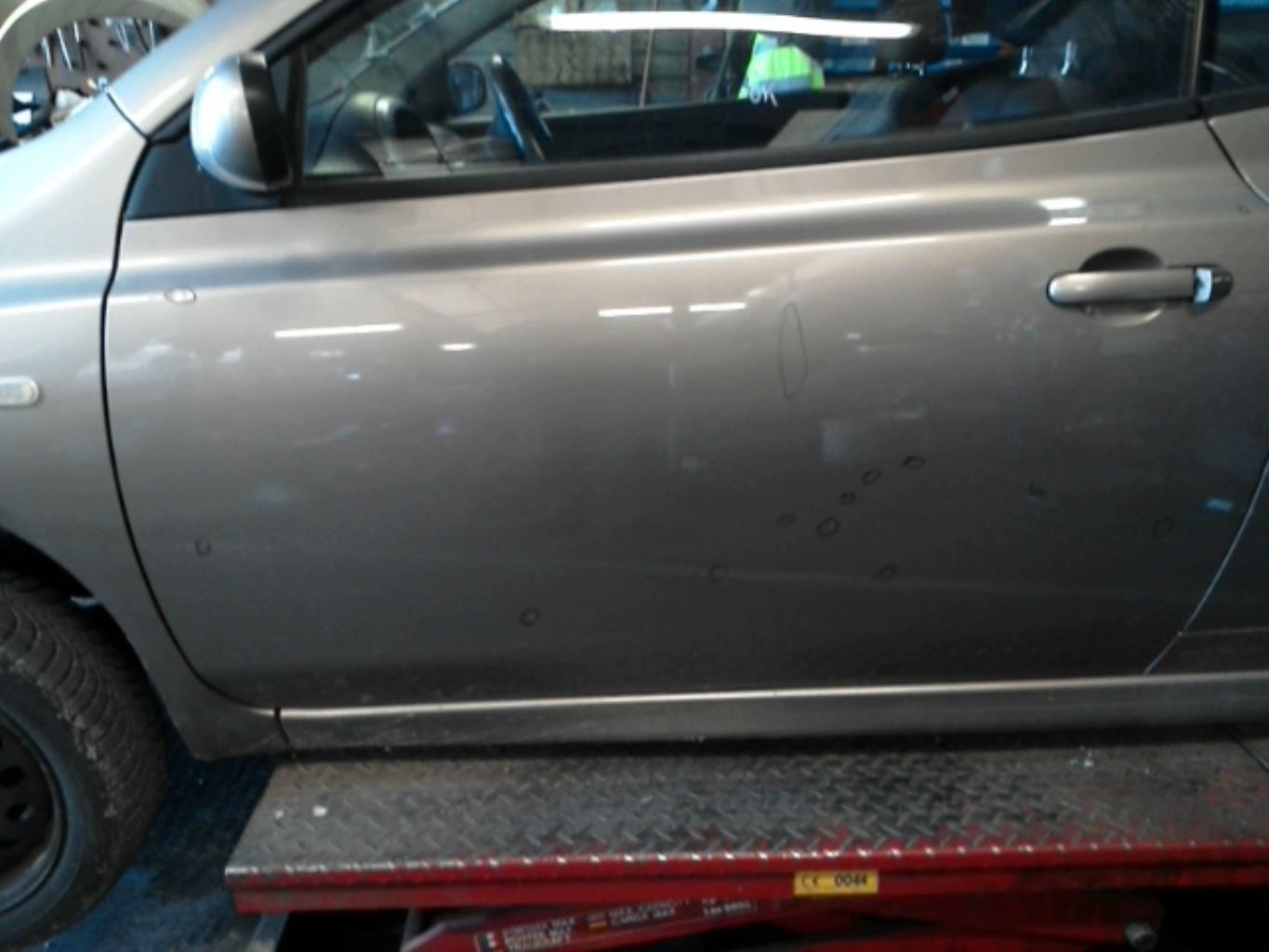 Porte avant gauche