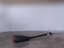 Attache ceinture avant droit