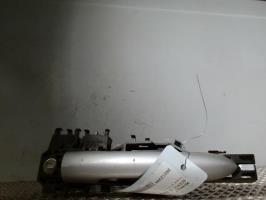 Poignee porte avant gauche