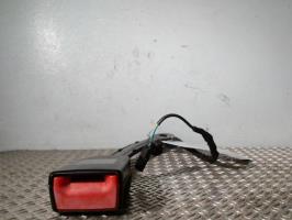Attache ceinture avant droit