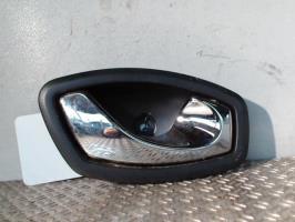 Poignee interieur avant droit