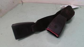 Attache ceinture arriere droit