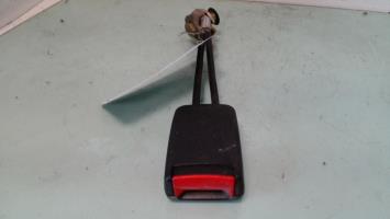 Attache ceinture arriere droit