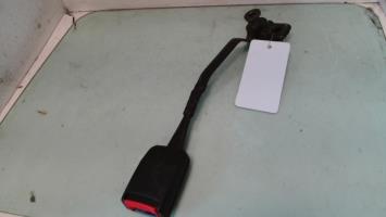Attache ceinture avant droit