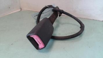 Attache ceinture avant gauche