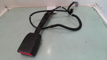 Attache ceinture avant gauche