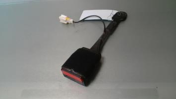 Attache ceinture avant gauche