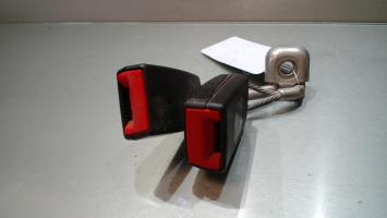 Attache ceinture arriere gauche