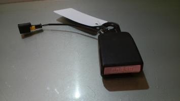 Attache ceinture arriere droit