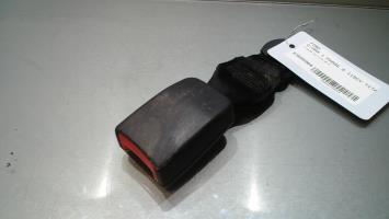 Attache ceinture arriere gauche