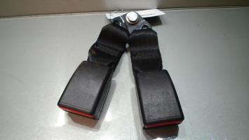 Attache ceinture arriere droit