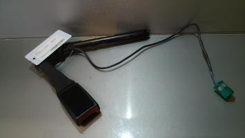 Attache ceinture avant droit
