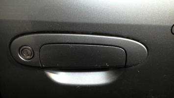 Poignee porte avant droit