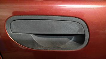 Poignee porte avant droit