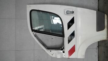 Porte avant gauche