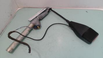 Attache ceinture avant gauche