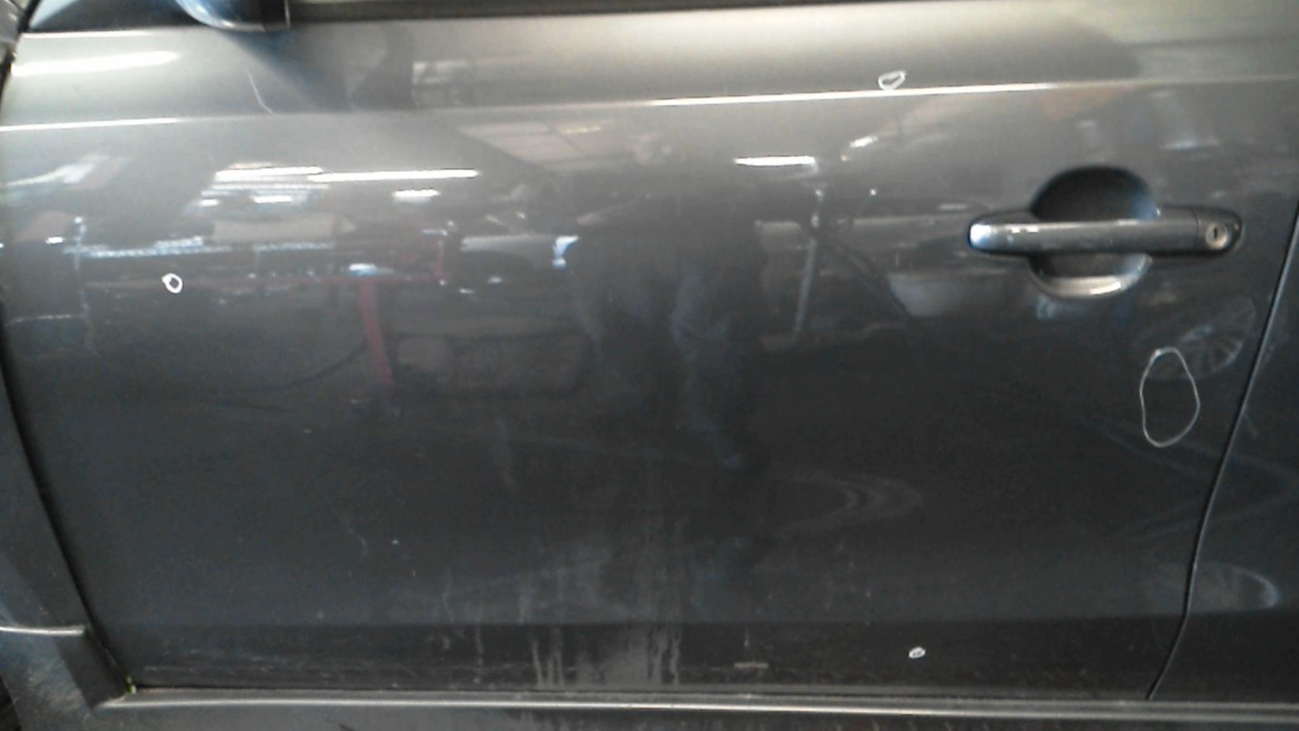 Porte avant gauche