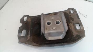 Support moteur gauche