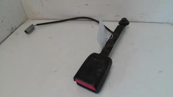 Attache ceinture avant gauche