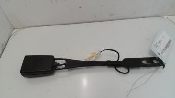 Attache ceinture avant gauche