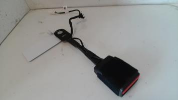 Attache ceinture avant droit