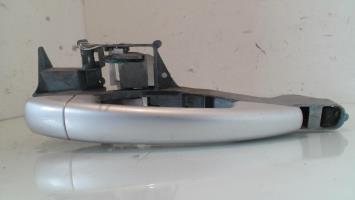 Poignee porte avant droit