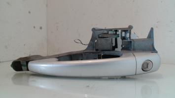 Poignee porte avant gauche