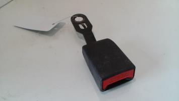 Attache ceinture avant droit