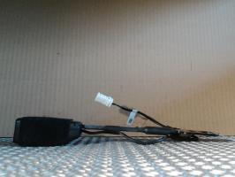 Attache ceinture avant gauche