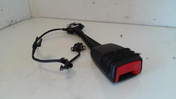 Attache ceinture avant droit