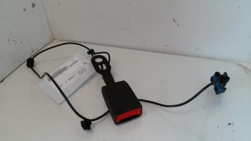 Attache ceinture avant gauche