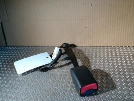 Attache ceinture avant gauche
