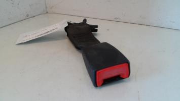 Attache ceinture arriere droit