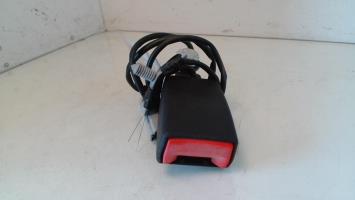 Attache ceinture avant droit